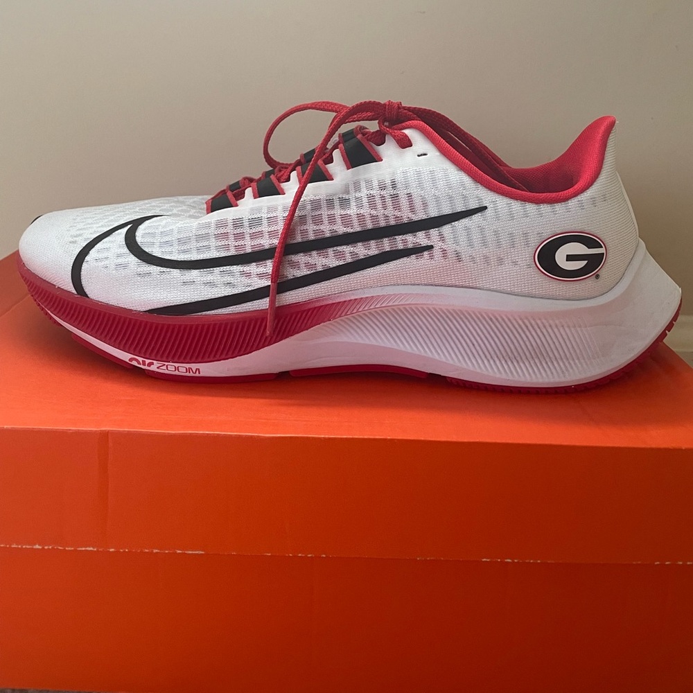 Nike Georgia Bulldog Sneakers